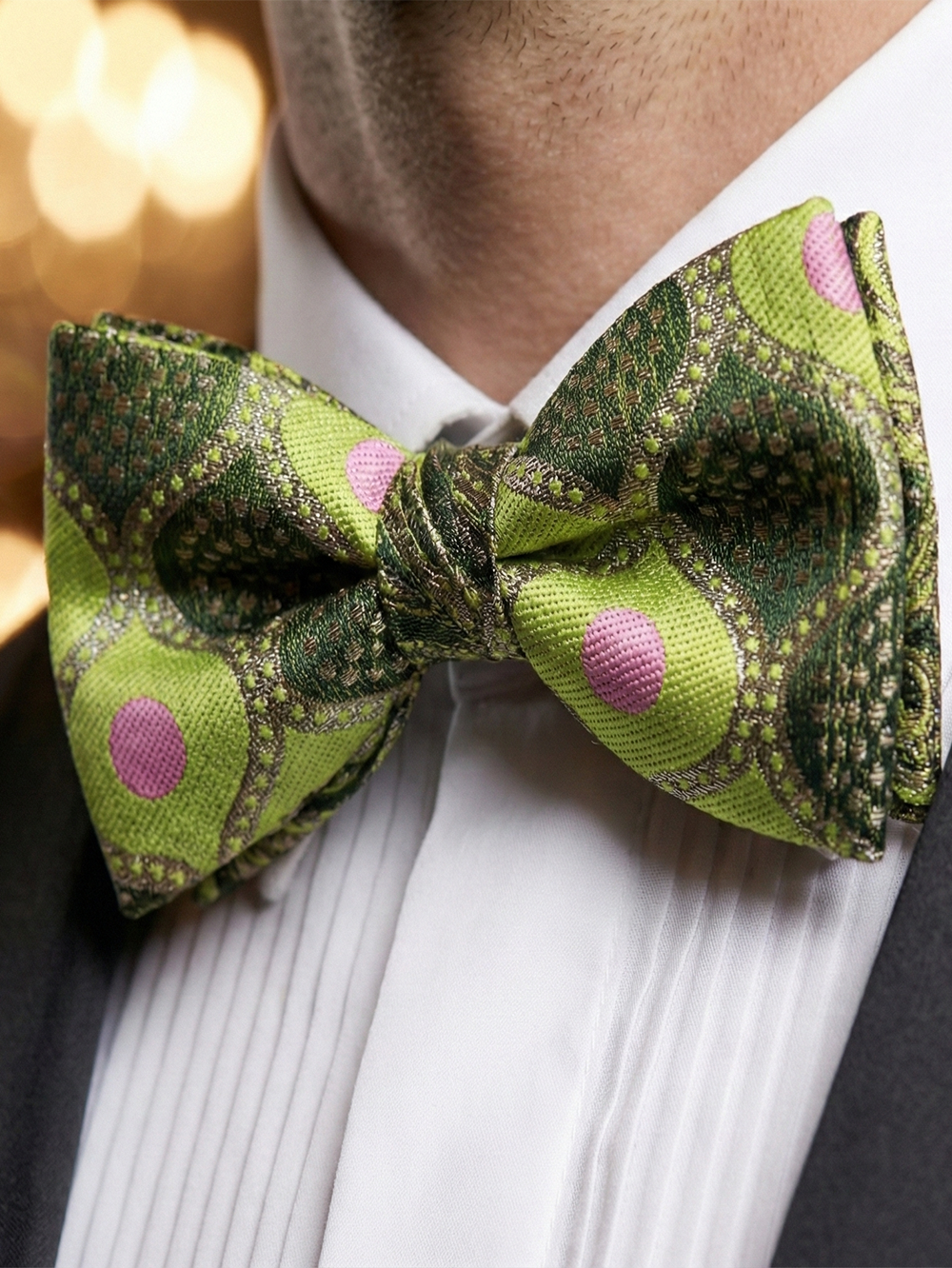 Green & Pink Geometric Jacquard Bow Tie – Bold Patterned Formal Wear
