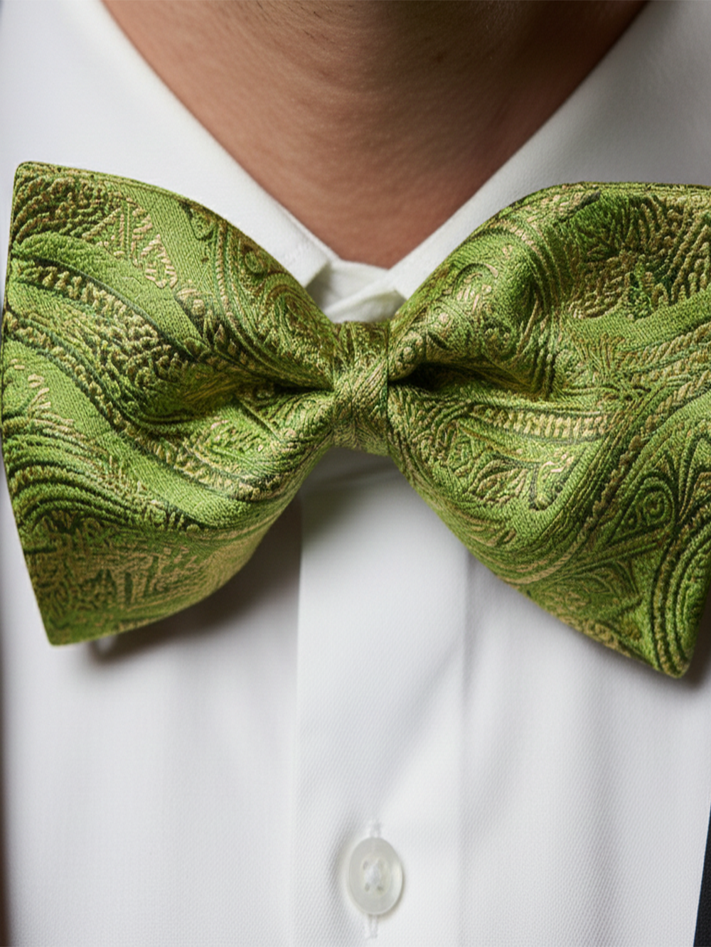Green Paisley Jacquard Bow Tie – Stylish Formal Accessory